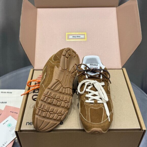 Miu Miu x New Balance 530 SL Sneakers - Picture 9 of 9